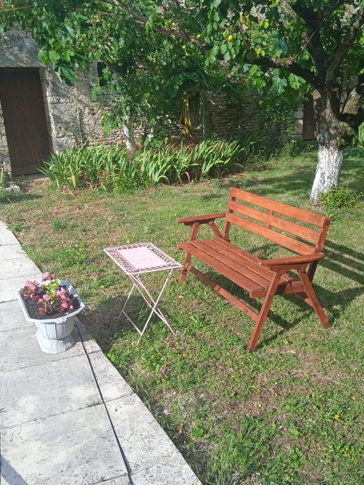 Coucouhirondelle Bed & Breakfast Brux Luaran gambar